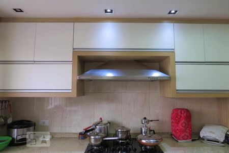 Casa à venda com 200m², 4 quartos e 3 vagasCozinha - Armários