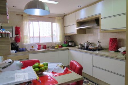 Casa à venda com 200m², 4 quartos e 3 vagasCozinha - Armários