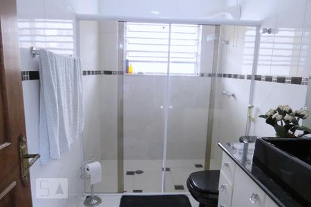 Casa à venda com 200m², 4 quartos e 3 vagasBanheiro da Suíte 2