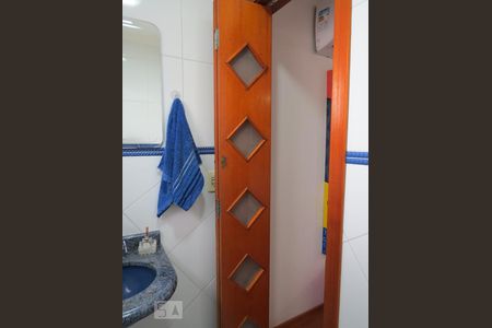 Casa à venda com 200m², 4 quartos e 3 vagasLavabo 2