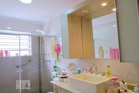 Casa à venda com 200m², 4 quartos e 3 vagasBanheiro da Suíte 1