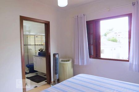 Casa à venda com 200m², 4 quartos e 3 vagasQuarto 2 - Suíte