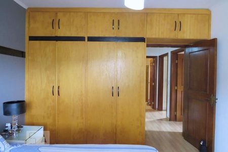 Casa à venda com 200m², 4 quartos e 3 vagasQuarto 2 - Suíte