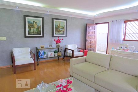 Casa à venda com 200m², 4 quartos e 3 vagasSala de TV