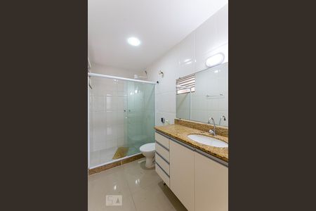 Apartamento para alugar com 95m², 3 quartos e sem vaga Apartamento para alugar com 95m², 3 quartos e sem vagaBanheiro Social