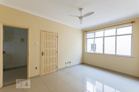 Sala de apartamento para alugar com 3 quartos, 95m² em Santa Rosa, Niterói