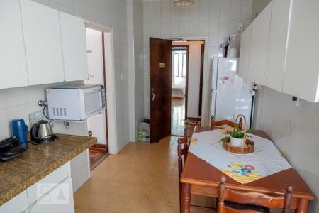 Apartamento à venda com 206m², 3 quartos e 1 vaga Apartamento à venda com 206m², 3 quartos e 1 vagaCozinha