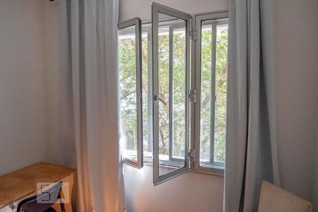 Apartamento à venda com 206m², 3 quartos e 1 vaga Apartamento à venda com 206m², 3 quartos e 1 vagaJanela Anti-Ruido Quarto 2