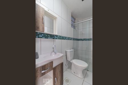 Banheiro de apartamento para alugar com 1 quarto, 42m² em Vila Ipiranga, Porto Alegre