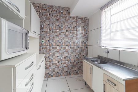 Cozinha de apartamento para alugar com 1 quarto, 42m² em Vila Ipiranga, Porto Alegre