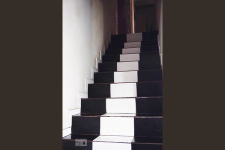 Sala Casa 01 Escada de casa à venda com 5 quartos, 200m² em Vila Pierina, São Paulo