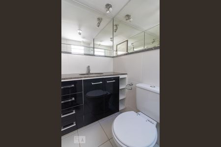 Apartamento à venda com 69m², 3 quartos e 2 vagasBanheiro da Suíte