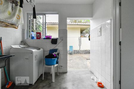 Casa à venda com 220m², 4 quartos e 3 vagas Casa à venda com 220m², 4 quartos e 3 vagasÁrea de Serviço