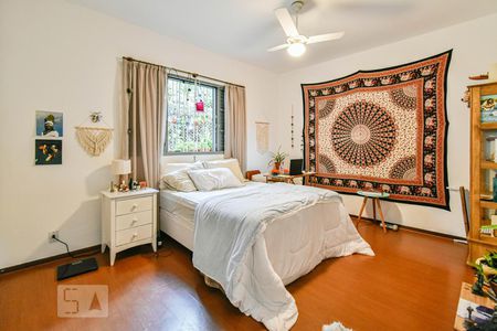 Casa à venda com 220m², 4 quartos e 3 vagas Casa à venda com 220m², 4 quartos e 3 vagasSuíte 3