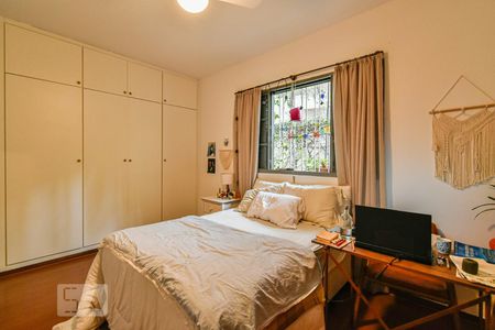 Casa à venda com 220m², 4 quartos e 3 vagas Casa à venda com 220m², 4 quartos e 3 vagasSuíte 3