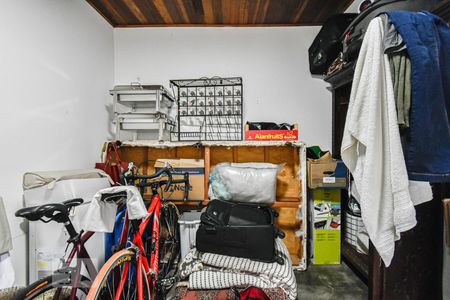 Casa à venda com 220m², 4 quartos e 3 vagas Casa à venda com 220m², 4 quartos e 3 vagasQuarto de Serviço