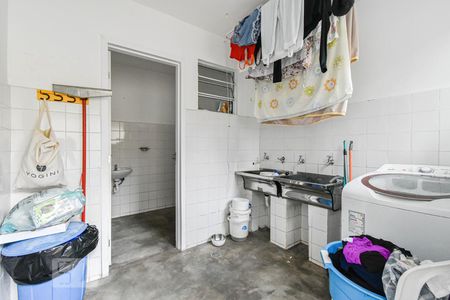 Casa à venda com 220m², 4 quartos e 3 vagas Casa à venda com 220m², 4 quartos e 3 vagasÁrea de Serviço