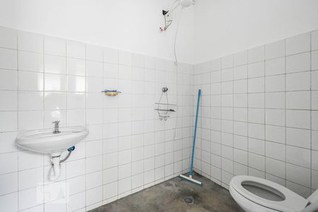 Casa à venda com 220m², 4 quartos e 3 vagas Casa à venda com 220m², 4 quartos e 3 vagasBanheiro de Serviço