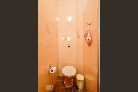 Casa à venda com 220m², 4 quartos e 3 vagas Casa à venda com 220m², 4 quartos e 3 vagasLavabo