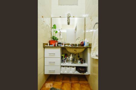 Casa à venda com 220m², 4 quartos e 3 vagas Casa à venda com 220m², 4 quartos e 3 vagasSuíte 3 - Banheiro