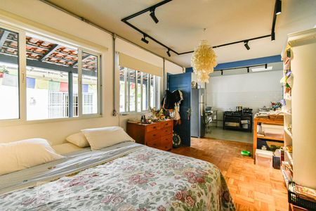 Casa à venda com 220m², 4 quartos e 3 vagas Casa à venda com 220m², 4 quartos e 3 vagasEdícula