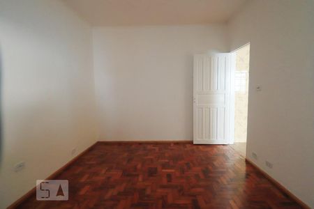 Casa para alugar com 161m², 3 quartos e 1 vagaQuarto Casa fundos