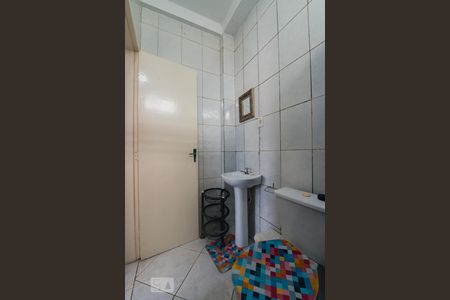 Banheiro de kitnet/studio para alugar com 1 quarto, 25m² em Jardim Cidade de Florianópolis, São José