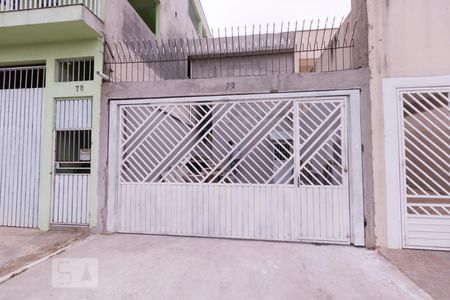 Casa para alugar com 80m², 2 quartos e 1 vagaFachada