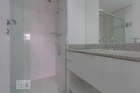 Banheiro de kitnet/studio para alugar com 1 quarto, 43m² em Brooklin Paulista, São Paulo