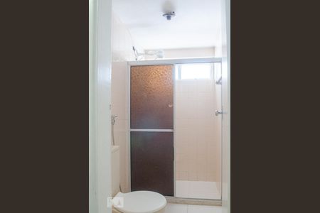 Banheiro Corredor de apartamento para alugar com 3 quartos, 100m² em Costa Azul, Salvador