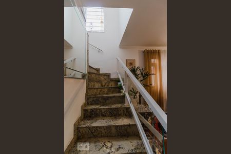 Escadas de casa à venda com 3 quartos, 200m² em Brooklin Paulista, São Paulo