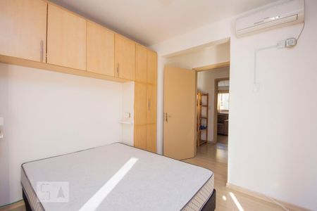 Quarto de apartamento à venda com 1 quarto, 45m² em Jardim Floresta, Porto Alegre