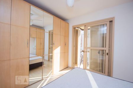 Quarto de apartamento à venda com 1 quarto, 45m² em Jardim Floresta, Porto Alegre