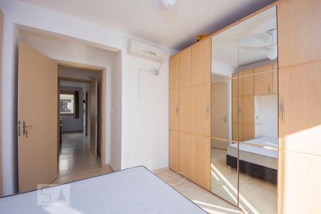 Quarto de apartamento à venda com 1 quarto, 45m² em Jardim Floresta, Porto Alegre