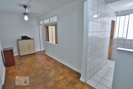 Sala de kitnet/studio para alugar com 1 quarto, 35m² em Boqueirão, Santos