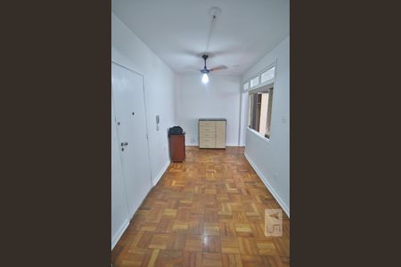 Sala de kitnet/studio para alugar com 1 quarto, 35m² em Boqueirão, Santos