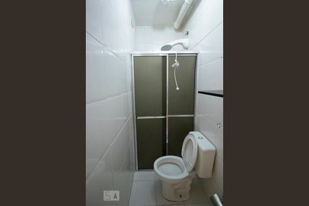 Banheiro de kitnet/studio para alugar com 1 quarto, 35m² em Vila Clementino, São Paulo