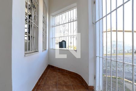 Entrada de casa para alugar com 3 quartos, 180m² em Centro, Mogi das Cruzes