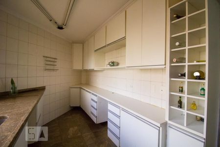 Apartamento à venda com 156m², 4 quartos e 3 vagas Apartamento à venda com 156m², 4 quartos e 3 vagasCozinha