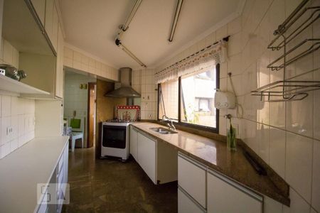 Apartamento à venda com 156m², 4 quartos e 3 vagas Apartamento à venda com 156m², 4 quartos e 3 vagasCozinha