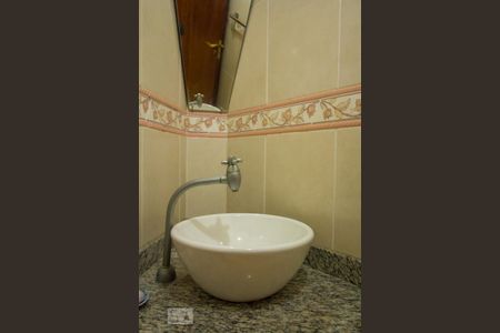 Apartamento à venda com 156m², 4 quartos e 3 vagas Apartamento à venda com 156m², 4 quartos e 3 vagasBanheiro de Serviço