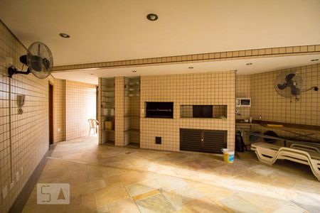 Apartamento à venda com 156m², 4 quartos e 3 vagas Apartamento à venda com 156m², 4 quartos e 3 vagasChurrasqueira