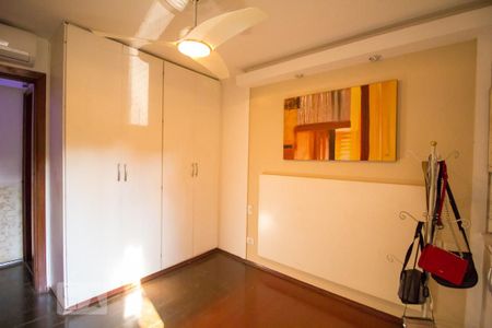 Apartamento à venda com 156m², 4 quartos e 3 vagas Apartamento à venda com 156m², 4 quartos e 3 vagasQuarto 2