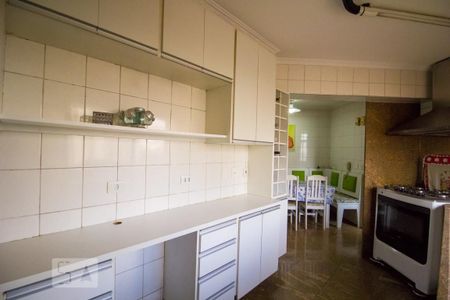 Apartamento à venda com 156m², 4 quartos e 3 vagas Apartamento à venda com 156m², 4 quartos e 3 vagasCozinha