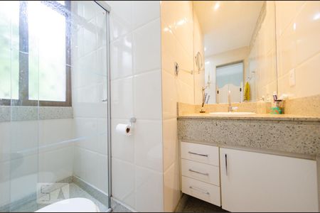 Apartamento para alugar com 136m², 4 quartos e 1 vagaBanheiro da Suíte