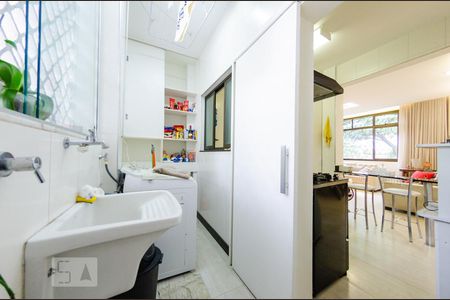 Apartamento para alugar com 136m², 4 quartos e 1 vagaÁrea de Serviço