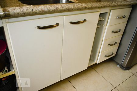 Apartamento à venda com 48m², 2 quartos e 1 vaga Apartamento à venda com 48m², 2 quartos e 1 vagaCozinha - Armários