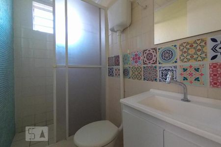 Banheiro de apartamento para alugar com 1 quarto, 44m² em Protásio Alves, Porto Alegre
