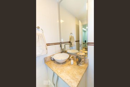 Apartamento à venda com 65m², 2 quartos e 2 vagasBanheiro