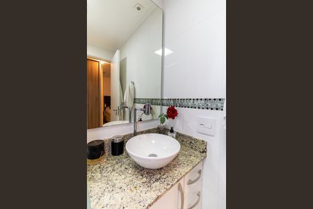 Apartamento à venda com 65m², 2 quartos e 2 vagasBanheiro da Suíte